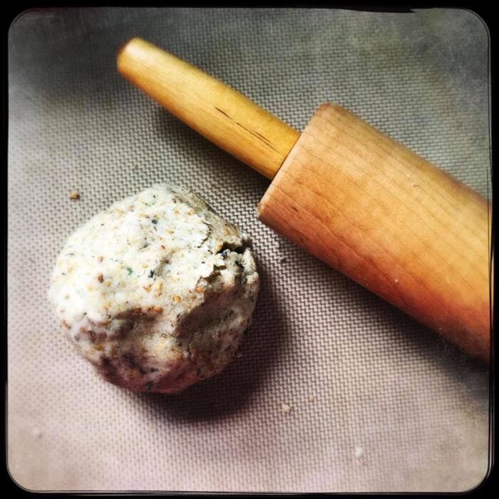 Low Histamine Cassava Herb Crackers Recipe (also low lectin, medium